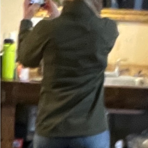 Mountain Hardware Army Green Light Travel Jacket Hideaway Hoodie Windbeaker S - Picture 6 of 13